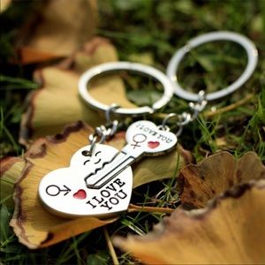 5/$25 Heart & Key couples I Love You keychain set